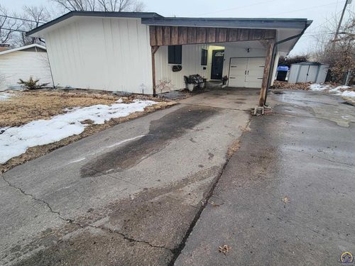 1906 Sw Belle Ave, Topeka, KS, 66604-3650 | Card Image