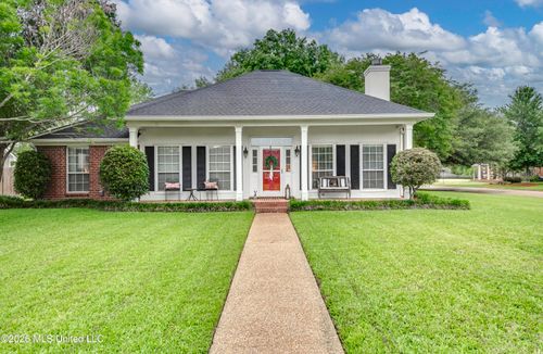 690 Olympic Dr, Flowood, MS, 39232-8318 | Card Image