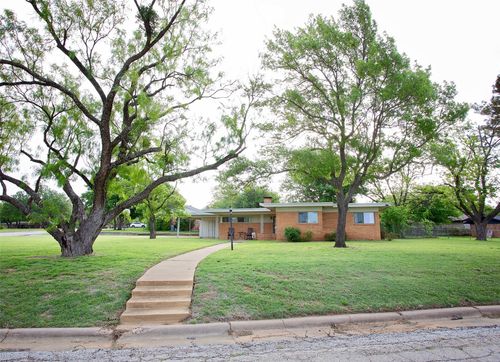 1400 Brazos St, Graham, TX, 76450-4901 | Card Image