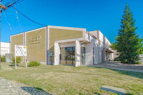 h-1237 E Beamer St, Woodland, CA, 95776-6000 | Card Image