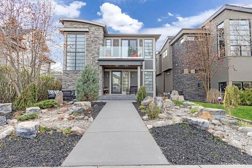 127 35 Street Nw, Home with 4 bedrooms, 3 bathrooms and 2 parking in Calgary AB | Card Image