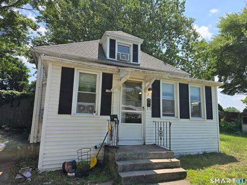 7 Willys St, East Hartford, CT, 06118-1003 | Card Image