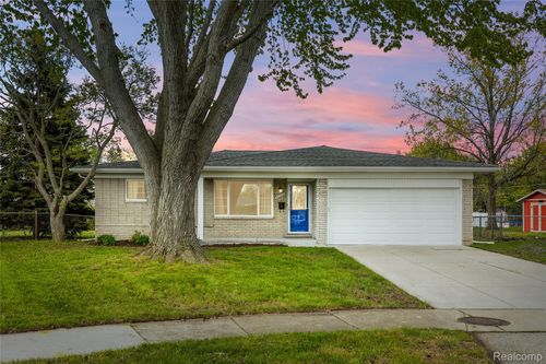 33286 Linsdale Ct, Sterling Heights, MI, 48310-6032 | Card Image