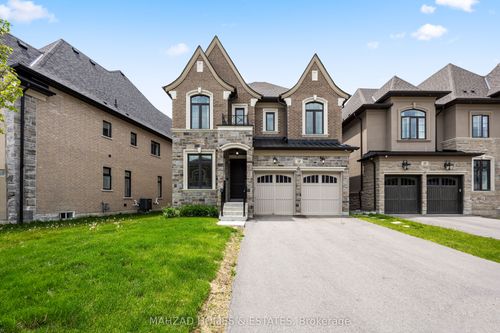 18 Casavant Crt, Maple, ON, L6A5A5 | Card Image
