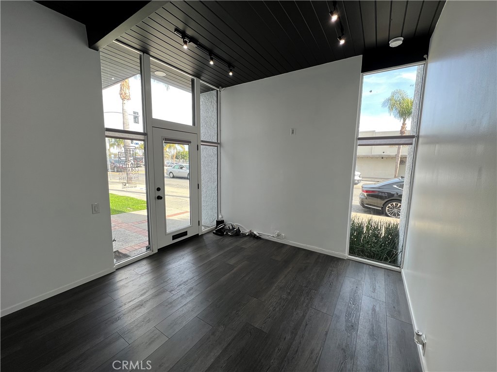 Commercial Lease in San Pedro 5