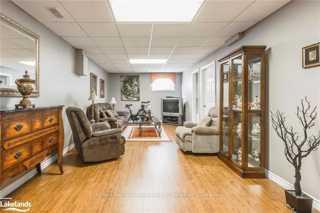 Family Room | Image 26