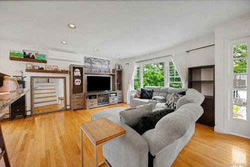 18 Valley Dr, Salisbury Mills, NY, 12577-5035 | Card Image