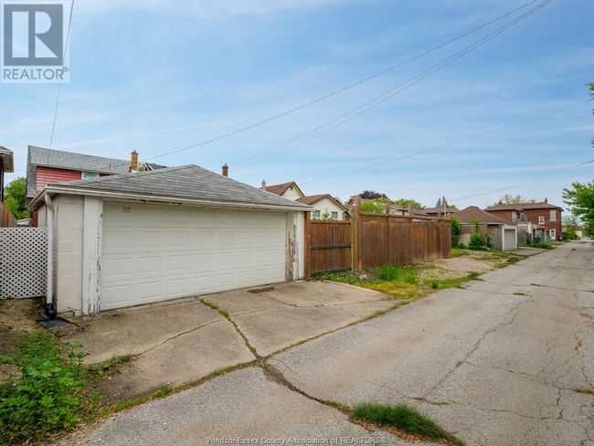 1454 Moy Ave, House other with 5 bedrooms, 2 bathrooms and null parking in Windsor ON | Image 27