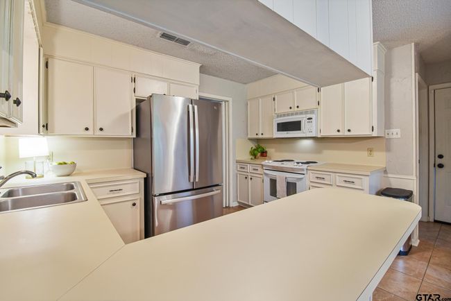 201 Karla Dr, House other with 3 bedrooms, 2 bathrooms and null parking in Whitehouse TX | Image 9