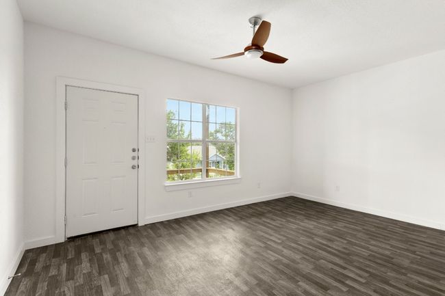 1063 Sleepy Holw, House other with 4 bedrooms, 4 bathrooms and 4 parking in Spring Branch TX | Image 9