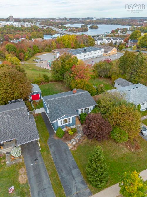 10 Sarnia Ave, Dartmouth, NS, B2Y1Y5 | Card Image