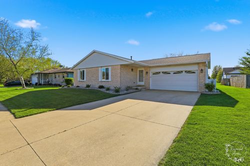 545 N Monroe Ave, Bradley, IL, 60915-1444 | Card Image