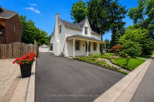 62 Centre St W, Richmond Hill, ON, L4C3P7 | Card Image