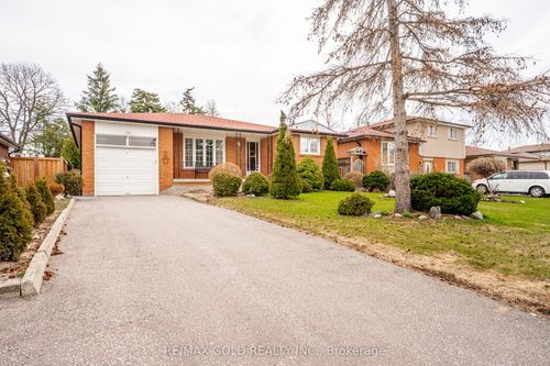 11 Edgebrook Cres, Brampton, ON, L6T1Y6 | Card Image