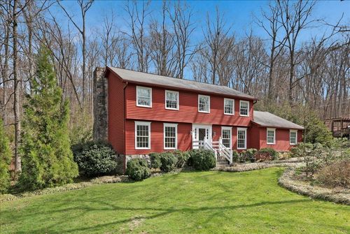 933 Dunsinane Rd, Signal Mountain, TN, 37377-2021 | Card Image