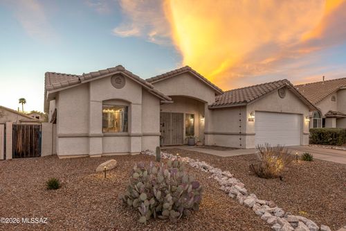 12837 N Pioneer Way, Oro Valley, AZ, 85755-1731 | Card Image