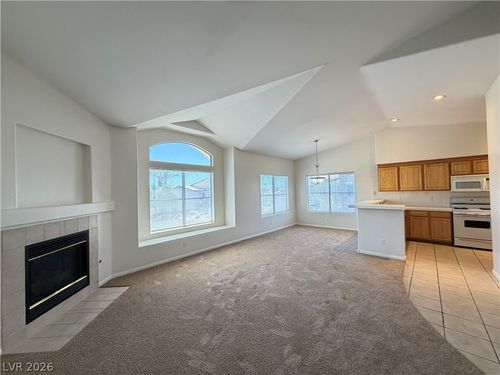 202-4901 Black Bear Rd, Las Vegas, NV, 89149-7715 | Card Image
