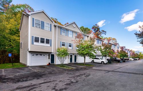unit-9-1029 S Mammoth Rd, Manchester, NH, 03109-5138 | Card Image