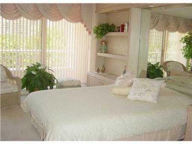 APT-308 - 4201 N Ocean Blvd, Condo with 2 bedrooms, 2 bathrooms and null parking in Boca Raton FL | Image 6