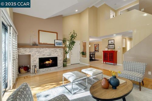 325 Beacon Ridge Ln, Walnut Creek, CA, 94597-2966 | Card Image
