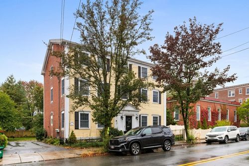 apt-2-52 Essex St, Salem, MA, 01970-5365 | Card Image