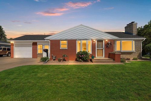 906 Bluebird Street, DE PERE, WI, 54115 | Card Image