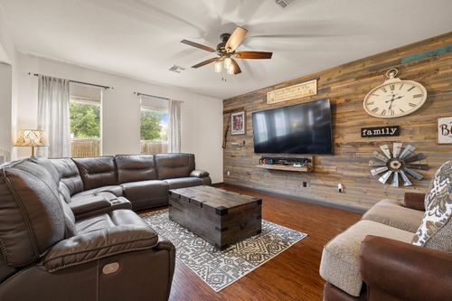 12616 Wayne Spur Ln, Elgin, TX, 78621-6031 | Card Image
