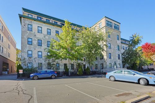 305-426 Mt. Hope, North Attleboro, MA, 02760 | Card Image
