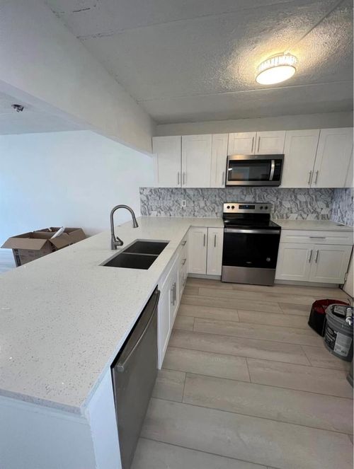 c19-4500 N N Flagler Dr Drive, West Palm Beach, FL, 33407 | Card Image