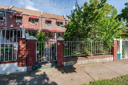 1181 Grenada Pl, Bronx, NY, 10466-5019 | Card Image