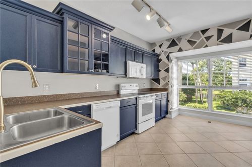 apt-104-1630 42nd Sq, Vero Beach, FL, 32960-0536 | Card Image
