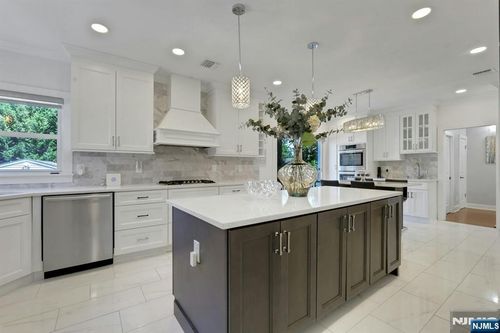 281 Englewood Avenue, Teaneck, NJ, 07666 | Card Image