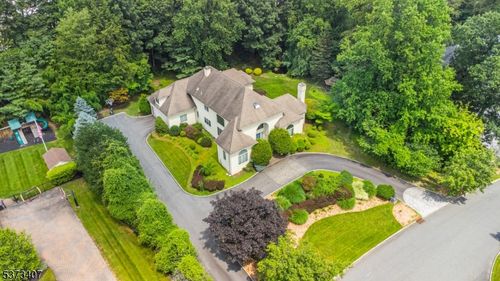 10 Corrigan Way, Old Tappan, NJ, 07675-7062 | Card Image