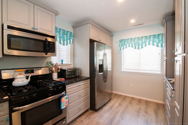 APT-306 - 1 Mansfield Grove Rd, Condo with 2 bedrooms, 2 bathrooms and null parking in East Haven CT | Image 13