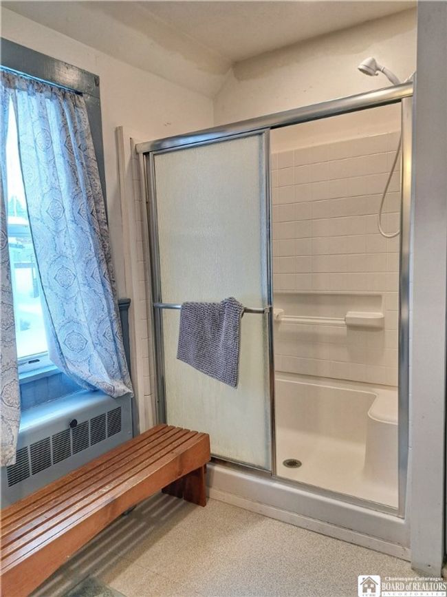 Lower Apartment - Bathroom & Laundry | Image 24
