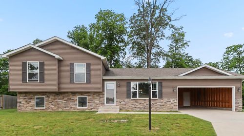699 Cross Meadows Dr, Valparaiso, IN, 46385 | Card Image