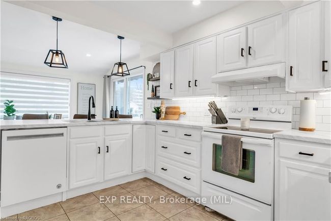100 Hinks St, House other with 3 bedrooms, 0 bathrooms and 2 parking in Walkerton ON | Image 7