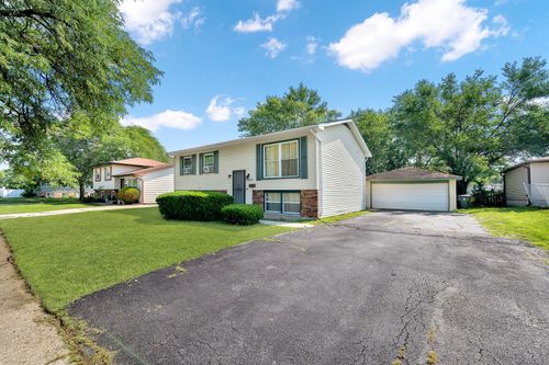 17303 Appletree Dr, Hazel Crest, IL, 60429-1501 | Card Image