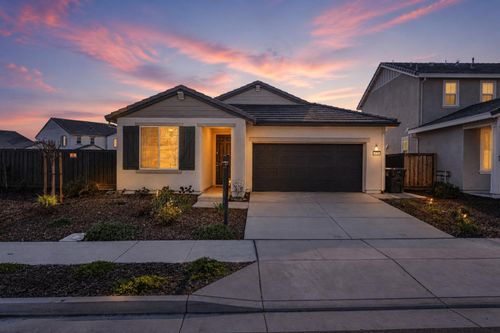 976 Garzas St, Lathrop, CA, 95330-7017 | Card Image