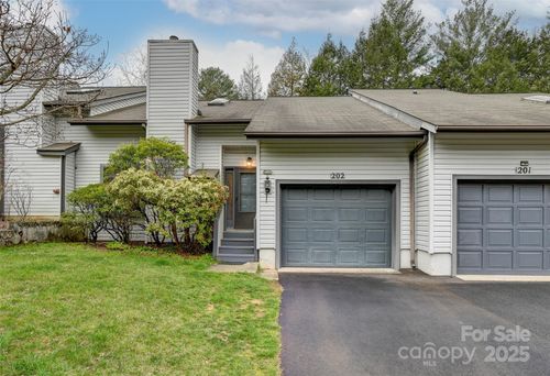 202 Cheyenne Ct, Asheville, NC, 28803-1907 | Card Image