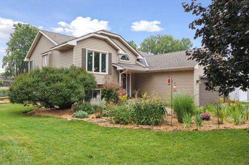 1001 67th Ave Ne, Fridley, MN, 55432-4579 | Card Image