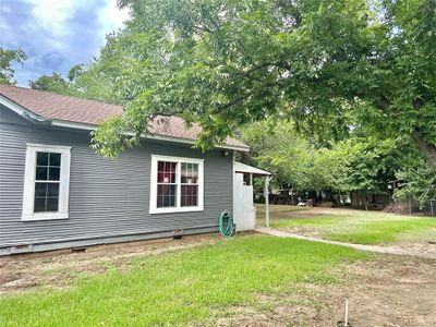 1404 S Grand Avenue, House other with 3 bedrooms, 2 bathrooms and null parking in Gainesville TX | Image 2