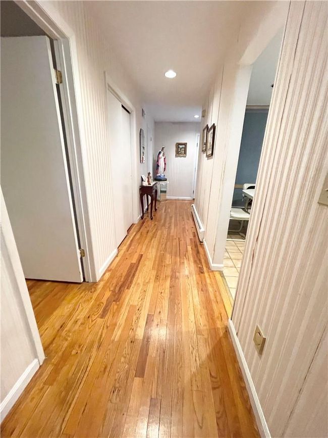 Entry Hallway | Image 4