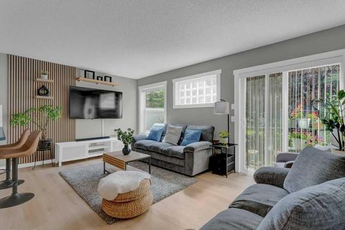 114 Everstone Pl Sw, Calgary, AB, T2Y4H9 | Card Image