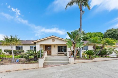 4000 James Dr, Carlsbad, CA, 92008-2645 | Card Image