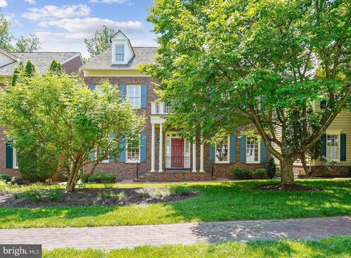 9858 Palace Green Way, Vienna, VA, 22181-6097 | Card Image
