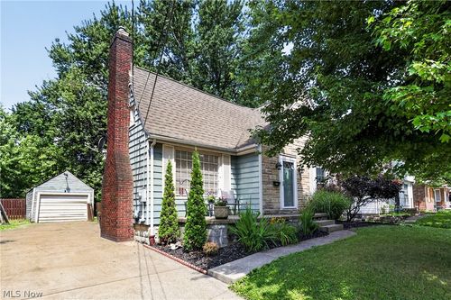 2242 Cordova Ave, Youngstown, OH, 44504-1813 | Card Image