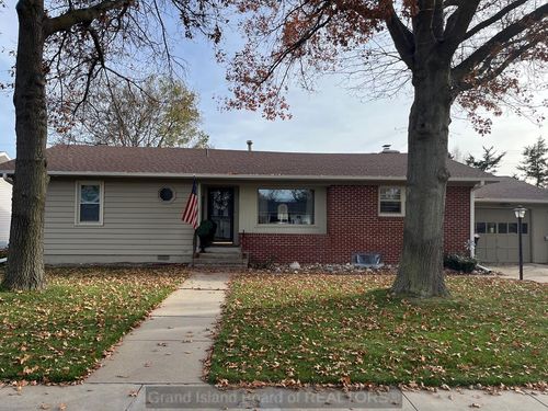 2315 W Oklahoma Ave, Grand Island, NE, 68803-6245 | Card Image