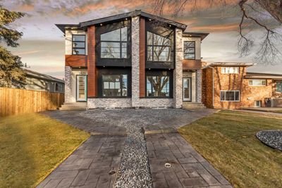 2424 6 St Ne, Home with 5 bedrooms, 3 bathrooms and 2 parking in Calgary AB | Image 2