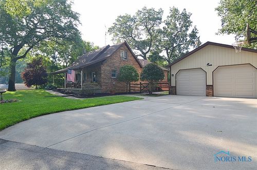 6945 Kranz Rd, Holland, OH, 43528-9653 | Card Image
